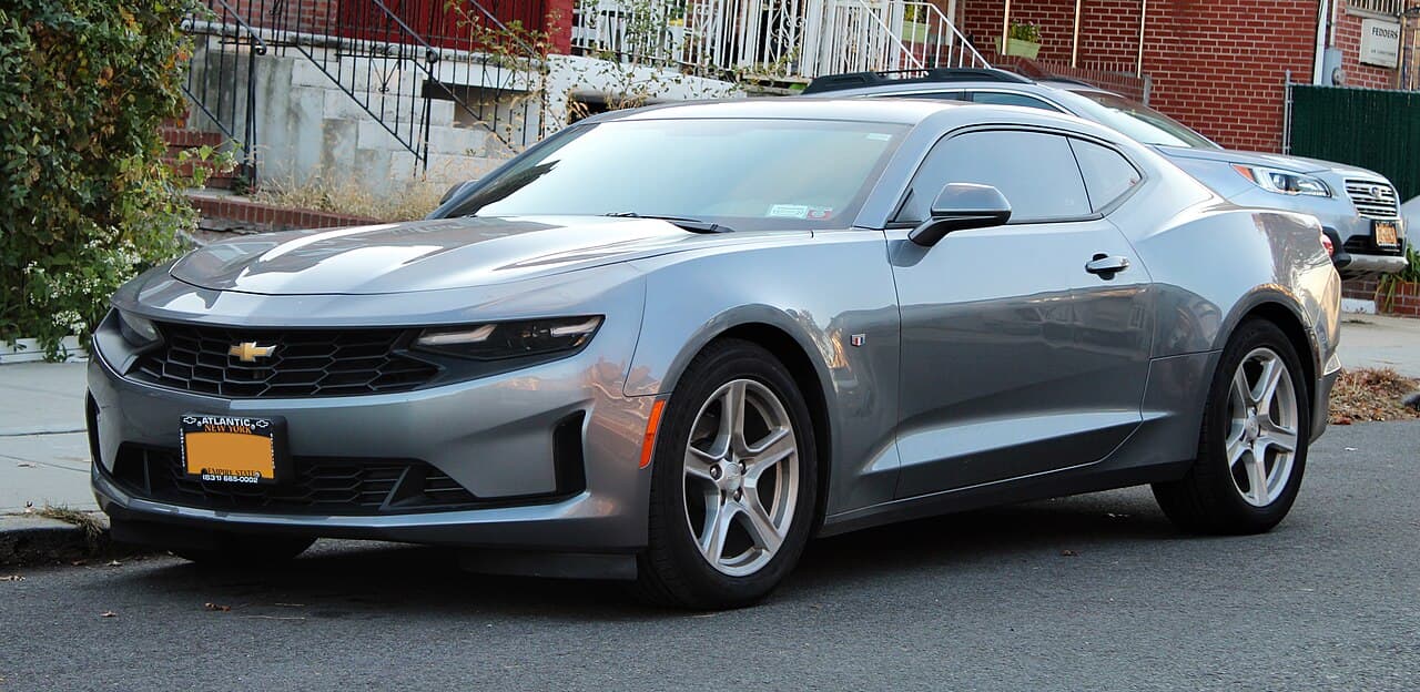 Chevrolet Camaro 2020 — Foto 2 de 3